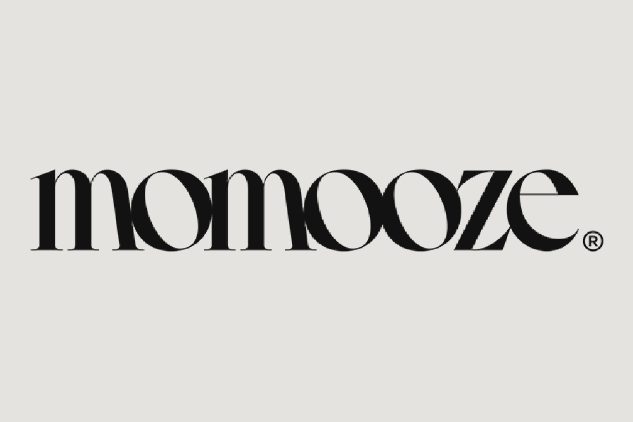 momooze logo white background